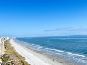 Luxury Large Ocean Front condo with pool North MB